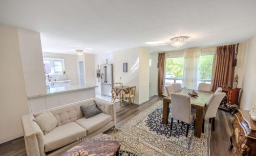 25 Bailey Crescent, Aurora, ON 