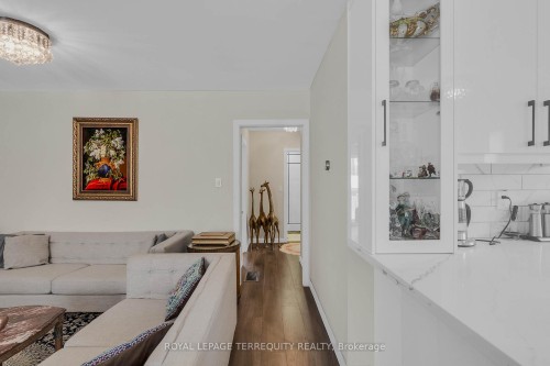 25 Bailey Crescent, Aurora, ON 