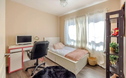 25 Bailey Crescent, Aurora, ON 