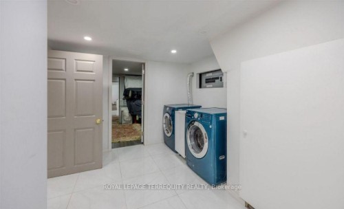 25 Bailey Crescent, Aurora, ON 