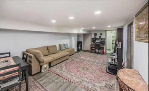 25 Bailey Crescent, Aurora, ON 