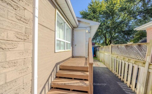 25 Bailey Crescent, Aurora, ON 