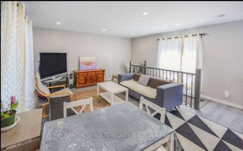 25 Bailey Crescent, Aurora, ON 