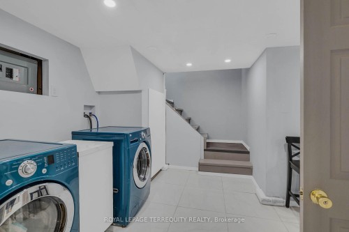 25 Bailey Crescent, Aurora, ON 