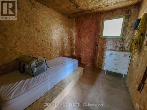 24217 Parcel, Timiskaming (Tim - Outside - Rural), ON - Indoor