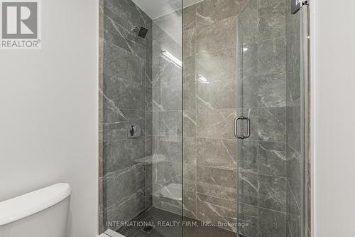 1507 - 195 Mccaul Street, Toronto, ON - Indoor Photo Showing Bathroom