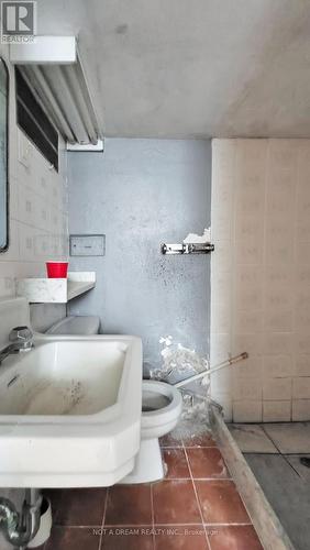 415 Crawford Street, Toronto, ON - Indoor