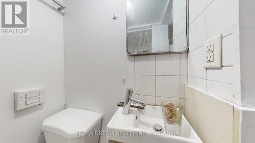 415 Crawford Street, Toronto, ON - Indoor Photo Showing Bathroom