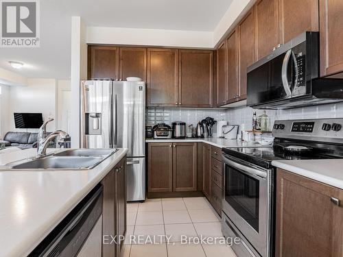 2 Angela Street, Bradford West Gwillimbury, ON - Indoor Photo Showing Kitchen With Double Sink