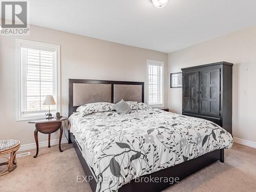 2 Angela Street, Bradford West Gwillimbury, ON - Indoor Photo Showing Bedroom