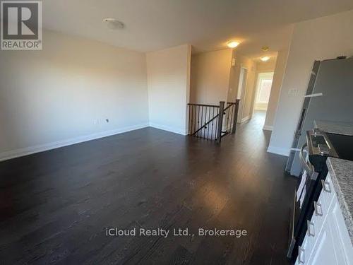 B - 33 Wild Rose Gardens, Toronto, ON - Indoor Photo Showing Other Room