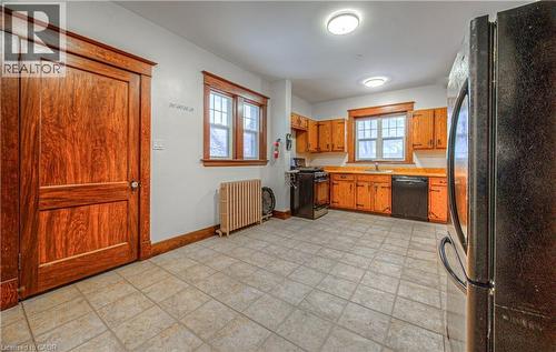 916 Queenston Road, Cambridge, ON - Indoor Photo Showing Kitchen