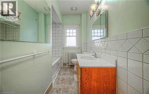 916 Queenston Road, Cambridge, ON - Indoor Photo Showing Bathroom
