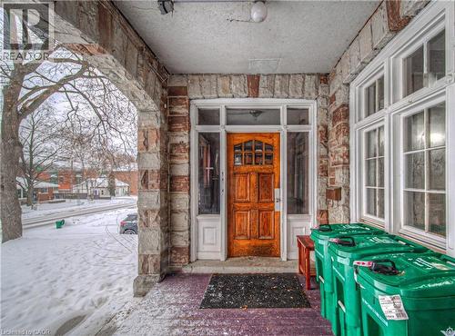 916 Queenston Road, Cambridge, ON - Outdoor