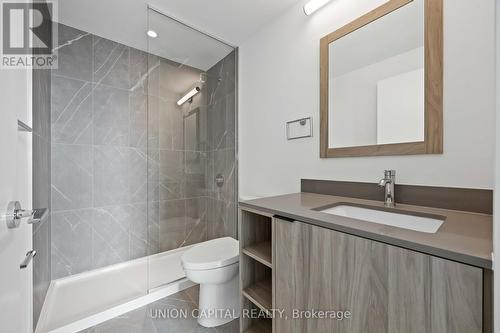 710 - 1037 The Queensway, Toronto, ON - Indoor Photo Showing Bathroom