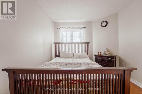 132 Lauraglen Crescent, Brampton, ON - Indoor Photo Showing Bedroom
