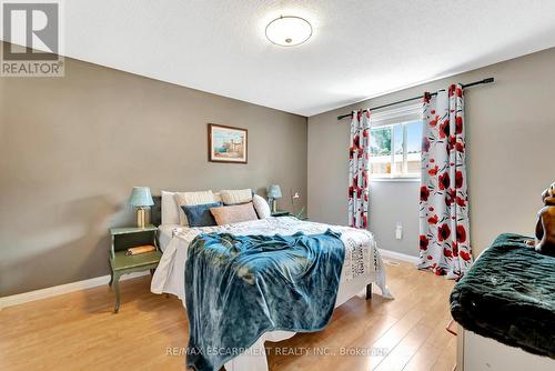 39 Marilyn Court, Hamilton, ON - Indoor Photo Showing Bedroom