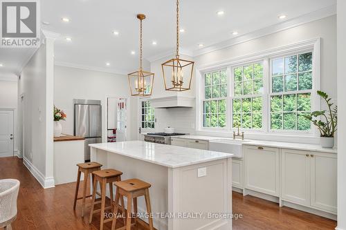 140 Howick Street, Ottawa, ON - Indoor Photo Showing Kitchen With Upgraded Kitchen