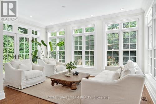 140 Howick Street, Ottawa, ON - Indoor Photo Showing Living Room