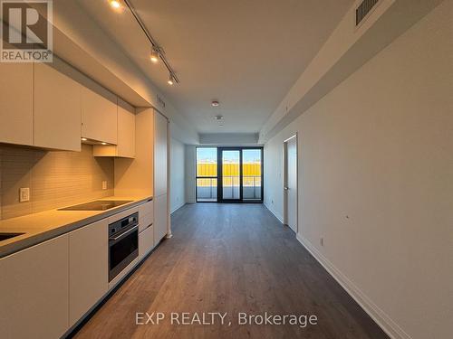 4401 - 4015 The Exchange, Mississauga, ON - Indoor