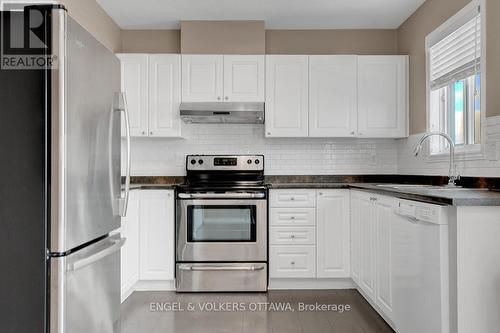 21 Drayton Private, Ottawa, ON - Indoor Photo Showing Kitchen With Upgraded Kitchen