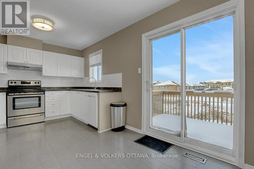 21 Drayton Private, Ottawa, ON - Indoor Photo Showing Kitchen