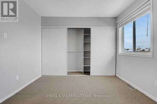 21 Drayton Private, Ottawa, ON - Indoor Photo Showing Other Room
