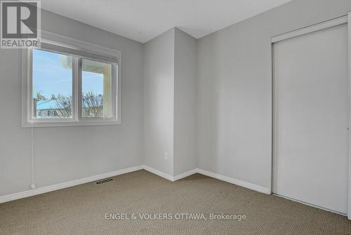 21 Drayton Private, Ottawa, ON - Indoor Photo Showing Other Room