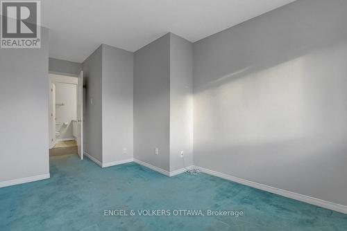 21 Drayton Private, Ottawa, ON - Indoor Photo Showing Other Room