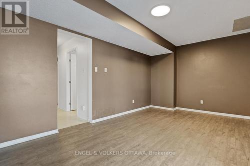 21 Drayton Private, Ottawa, ON - Indoor Photo Showing Other Room