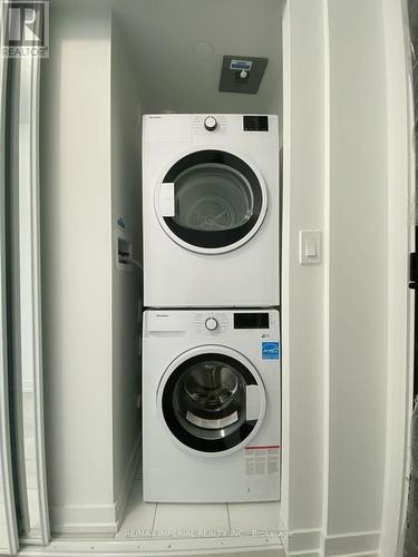 2811 - 60 Shuter Street, Toronto, ON - Indoor Photo Showing Laundry Room