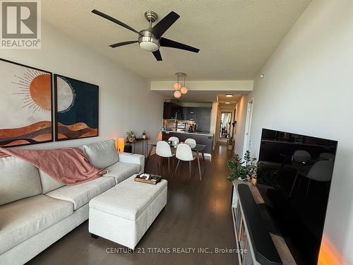 2015 - 88 Park Lawn Road, Toronto, ON - Indoor Photo Showing Living Room