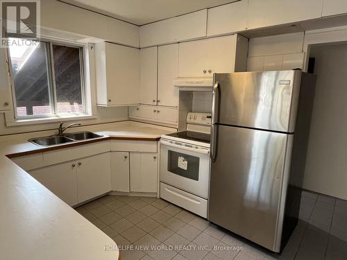 Main - 345 Centre Street E, Richmond Hill, ON - Indoor Photo Showing Kitchen With Double Sink