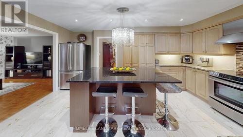 3022 Dalehurst Drive, Mississauga, ON - Indoor Photo Showing Kitchen
