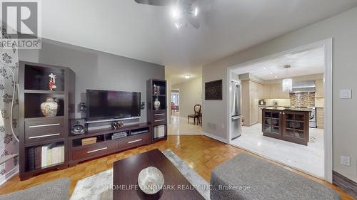 3022 Dalehurst Drive, Mississauga, ON - Indoor Photo Showing Living Room