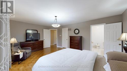 3022 Dalehurst Drive, Mississauga, ON - Indoor Photo Showing Bedroom