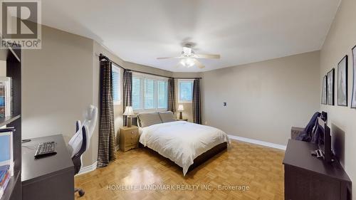 3022 Dalehurst Drive, Mississauga, ON - Indoor Photo Showing Bedroom