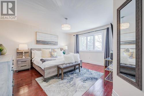 821 Walsh Court, Newmarket, ON - Indoor Photo Showing Bedroom
