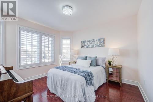 821 Walsh Court, Newmarket, ON - Indoor Photo Showing Bedroom