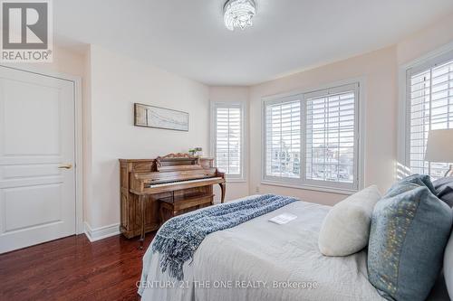 821 Walsh Court, Newmarket, ON - Indoor Photo Showing Bedroom