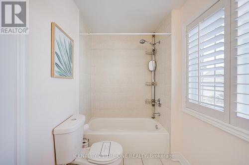 821 Walsh Court, Newmarket, ON - Indoor Photo Showing Bathroom
