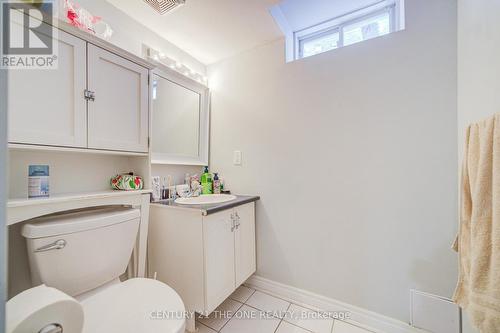 821 Walsh Court, Newmarket, ON - Indoor Photo Showing Bathroom