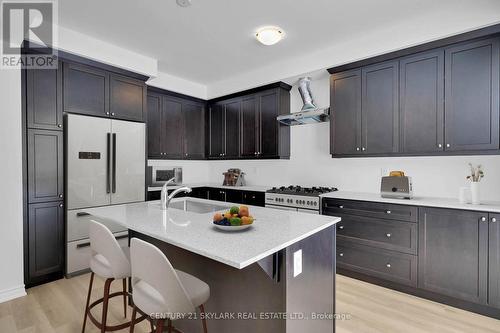 16 Ivory Road, Barrie, ON - Indoor Photo Showing Kitchen