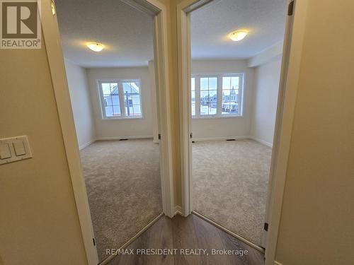 28 Seahorse Common, Cambridge, ON - Indoor Photo Showing Other Room