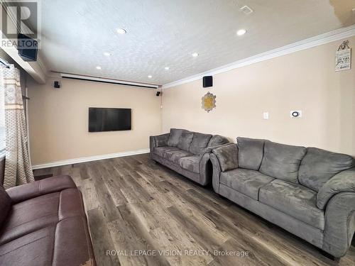 Main Floor - 380 Arbor Court, Oshawa, ON - Indoor Photo Showing Living Room