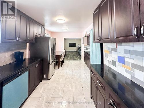 Main Floor - 380 Arbor Court, Oshawa, ON - Indoor Photo Showing Kitchen