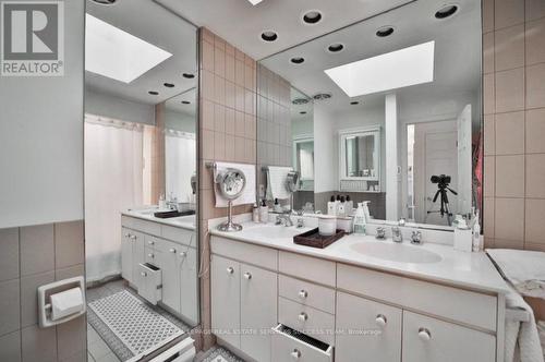494 Summerhill Avenue, Toronto, ON - Indoor Photo Showing Bathroom