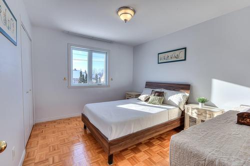 Chambre à coucher - 565 Rue Bisaillon, Laval (Sainte-Dorothée), QC - Indoor Photo Showing Bedroom