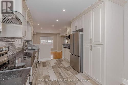 4 Dafoe Crescent, Brampton, ON - Indoor Photo Showing Kitchen With Upgraded Kitchen
