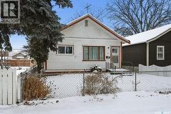 118 E AVENUE S  Saskatoon, SK S7M 1R6